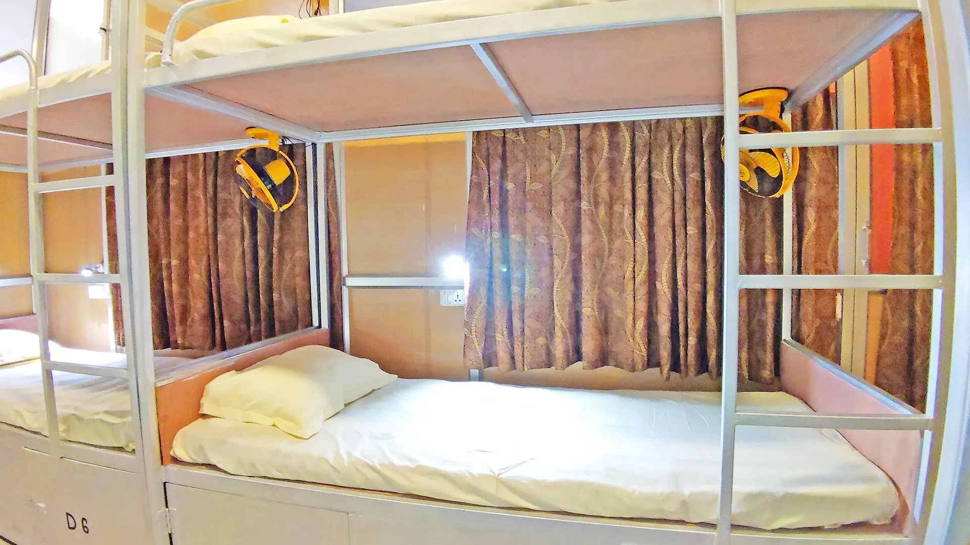 Hotel Ganesha Varanasi